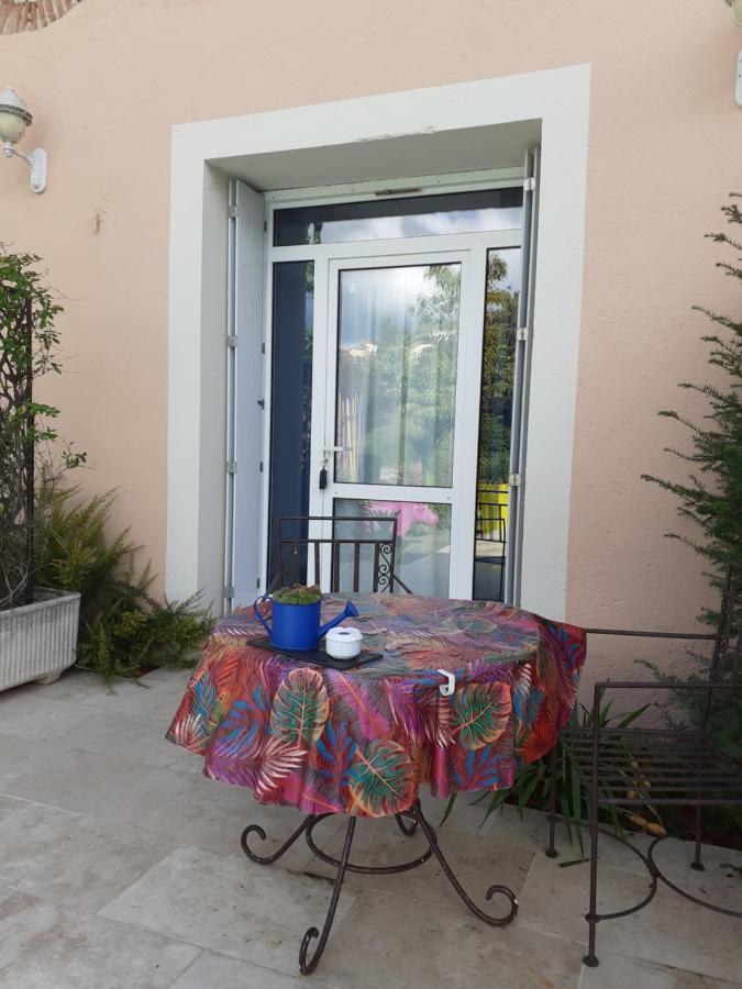 ラマグドレーヌ La Casa Color Bed & Breakfast エクステリア 写真